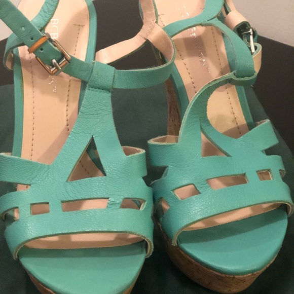 Brand new BCBG wedges 💚 - Picture 2 of 3
